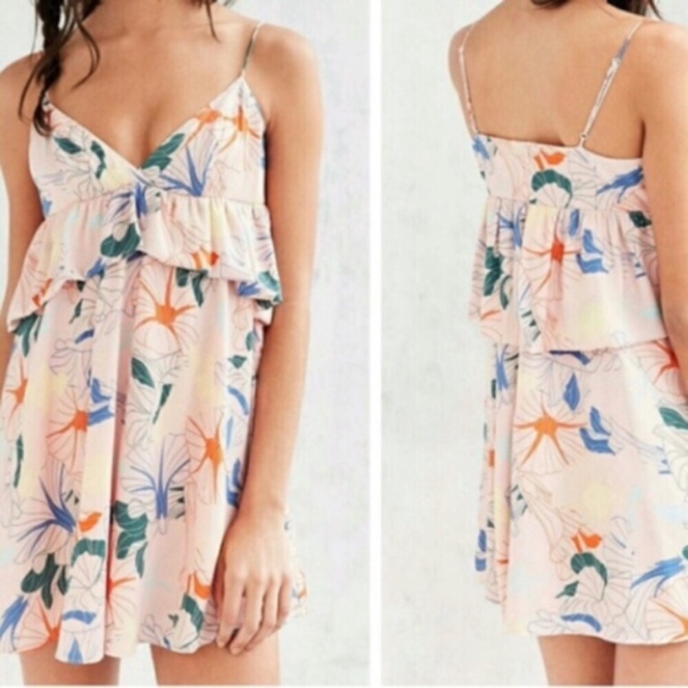 ALICE AND UO PINK HEAVEN RUFFLE DRESS FLORAL PRINT